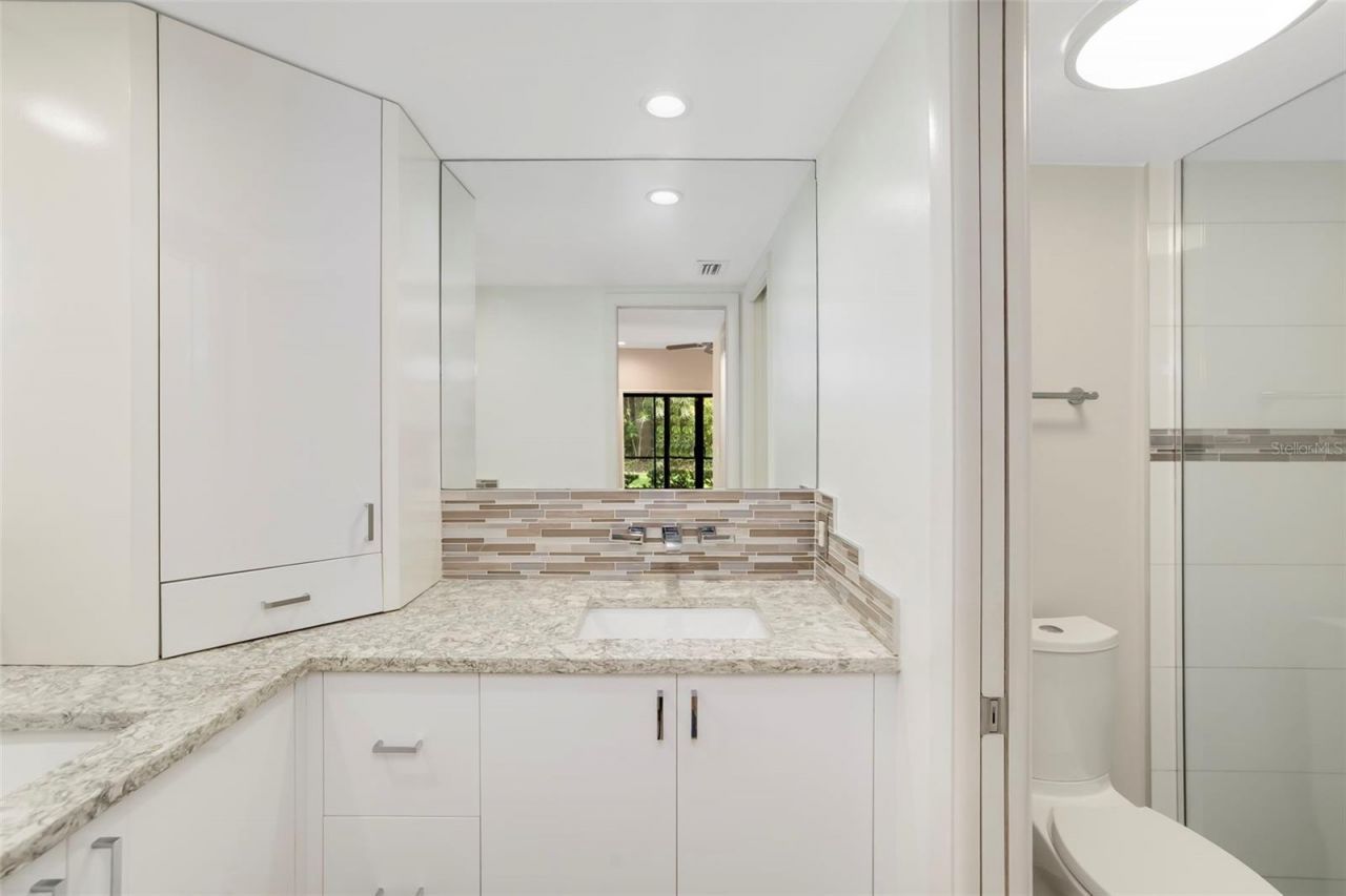 4820 Kestral Park Circle, Unit 18, Sarasota, FL 34231 Photo