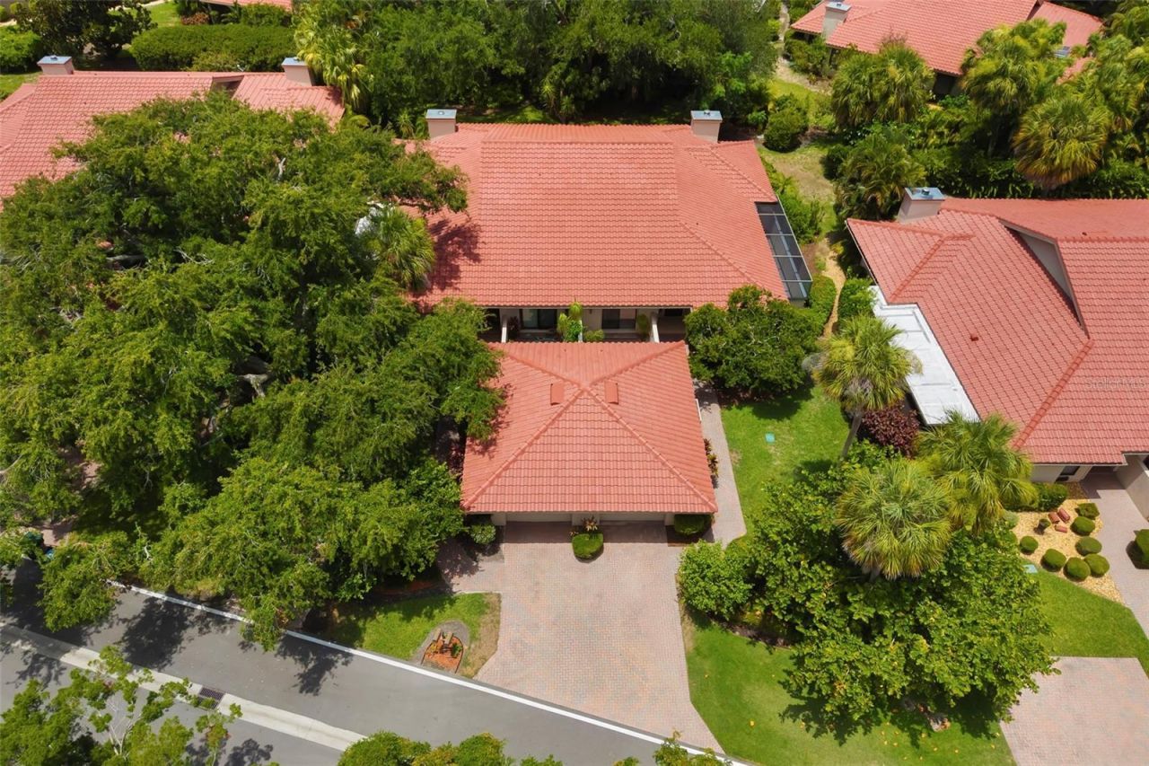 4820 Kestral Park Circle, Unit 18, Sarasota, FL 34231 Photo