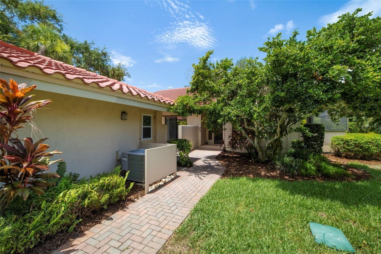 4820 Kestral Park Circle, Unit 18, Sarasota, FL 34231 Photo