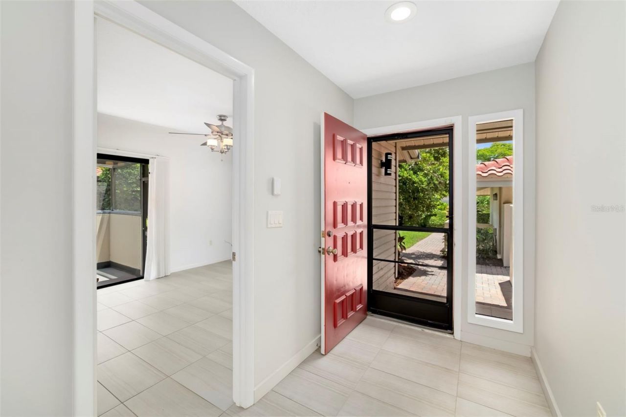4820 Kestral Park Circle, Unit 18, Sarasota, FL 34231 Photo
