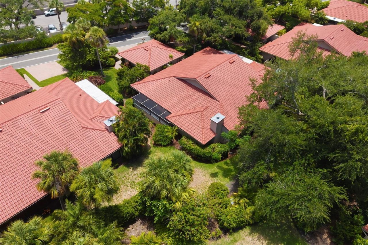 4820 Kestral Park Circle, Unit 18, Sarasota, FL 34231 Photo