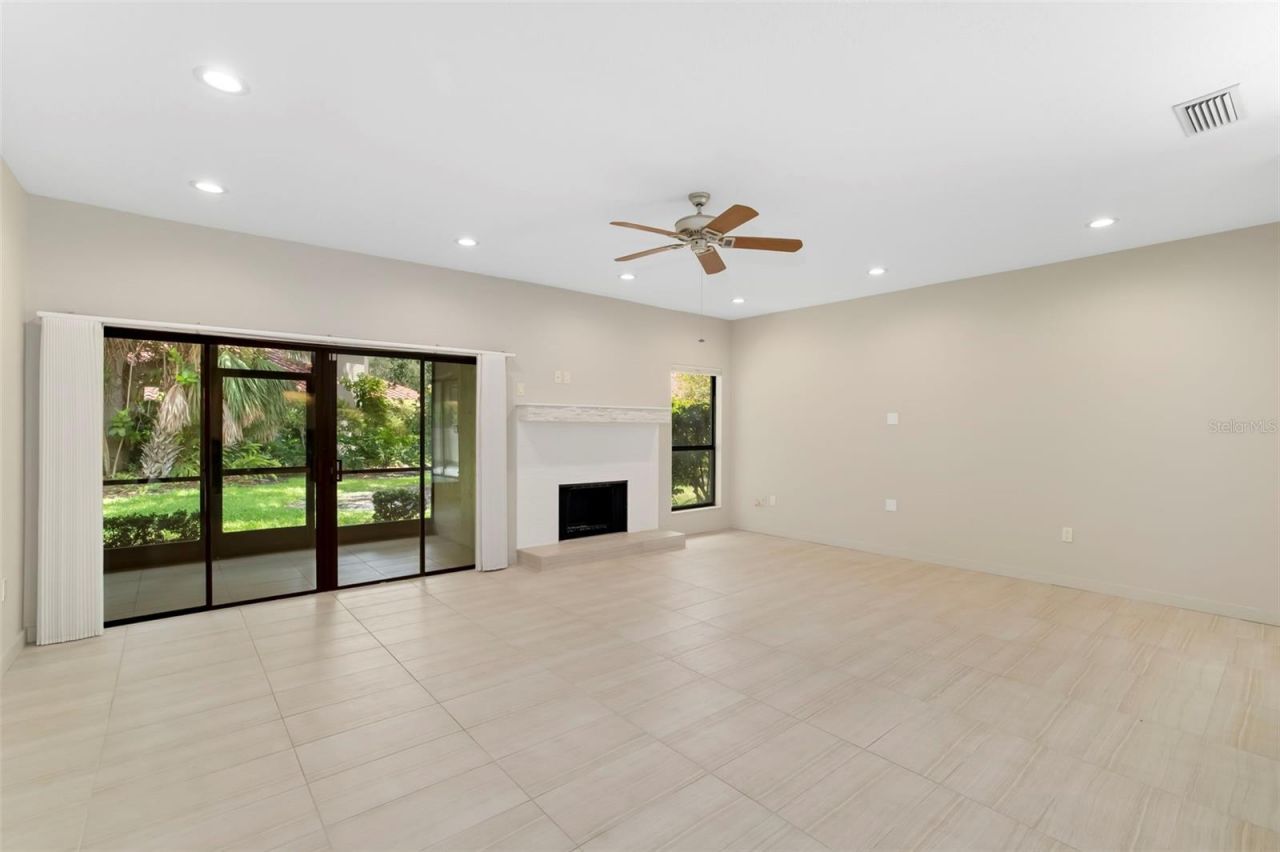 4820 Kestral Park Circle, Unit 18, Sarasota, FL 34231 Photo