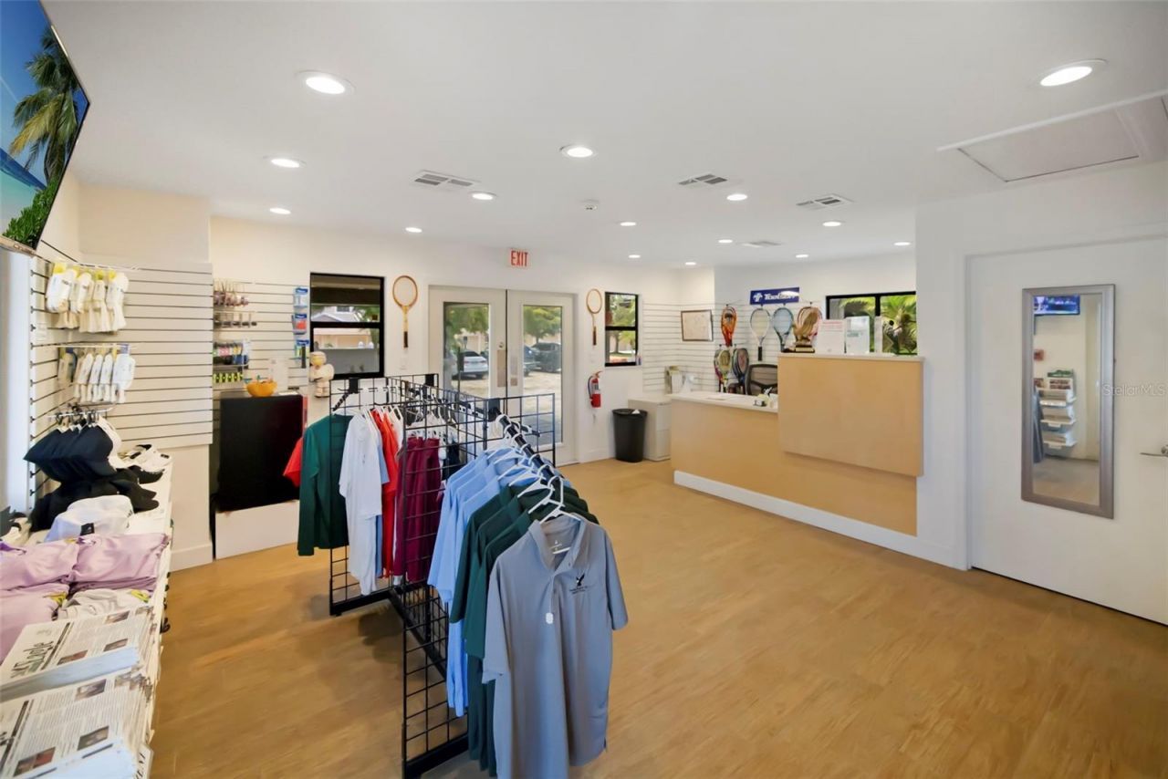 4820 Kestral Park Circle, Unit 18, Sarasota, FL 34231 Photo