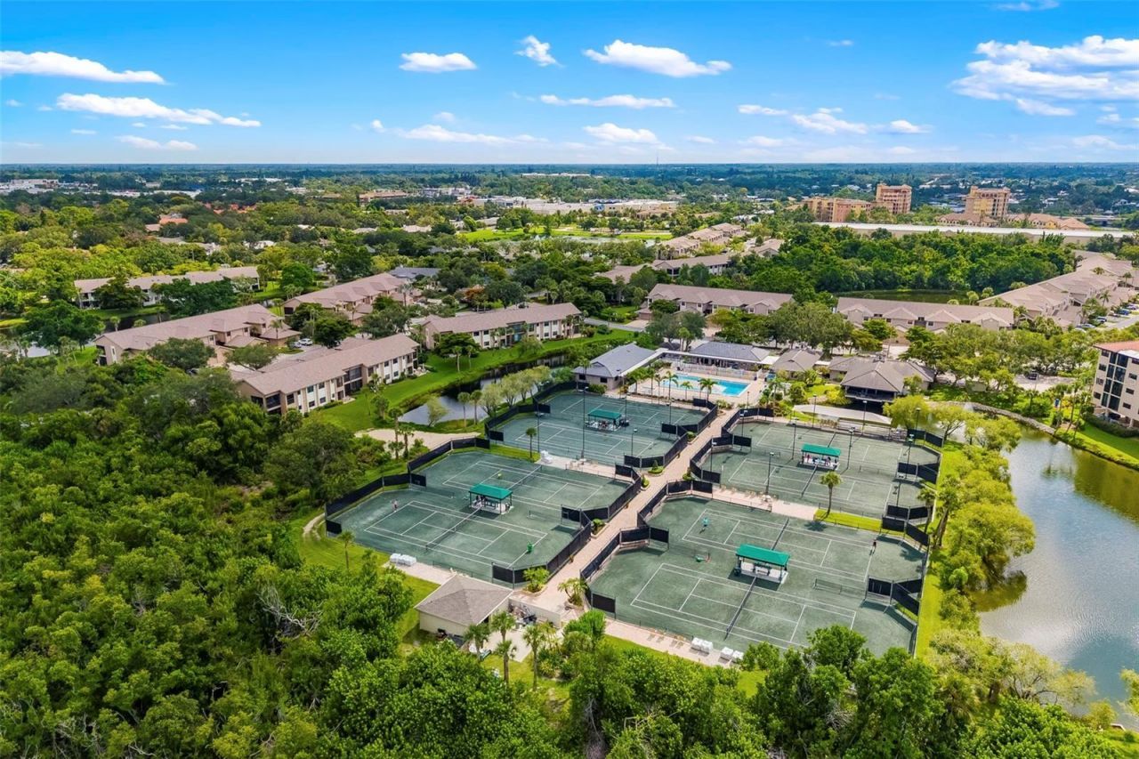 4820 Kestral Park Circle, Unit 18, Sarasota, FL 34231 Photo