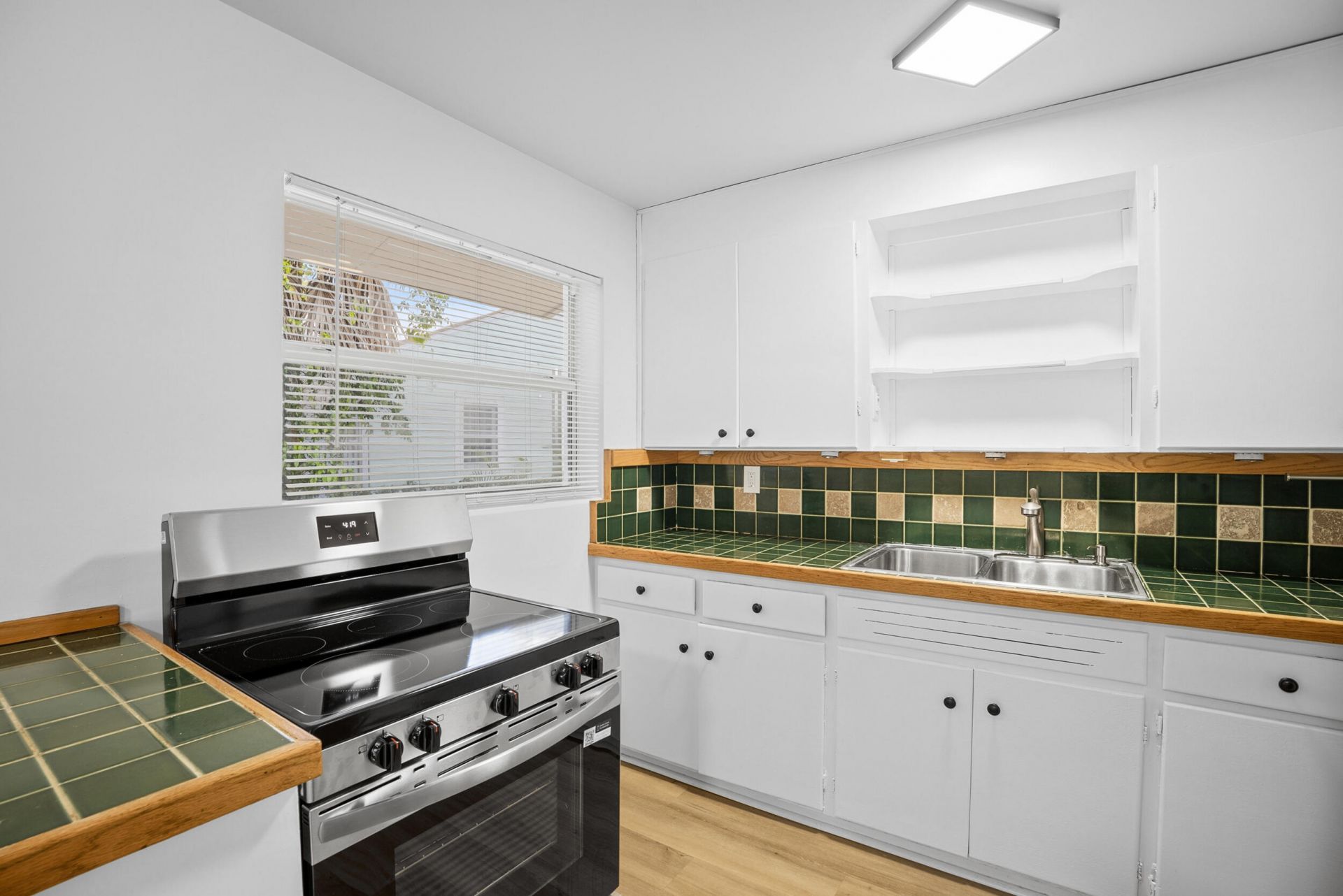401 42nd Street, West Palm Beach, FL 33407 Photo