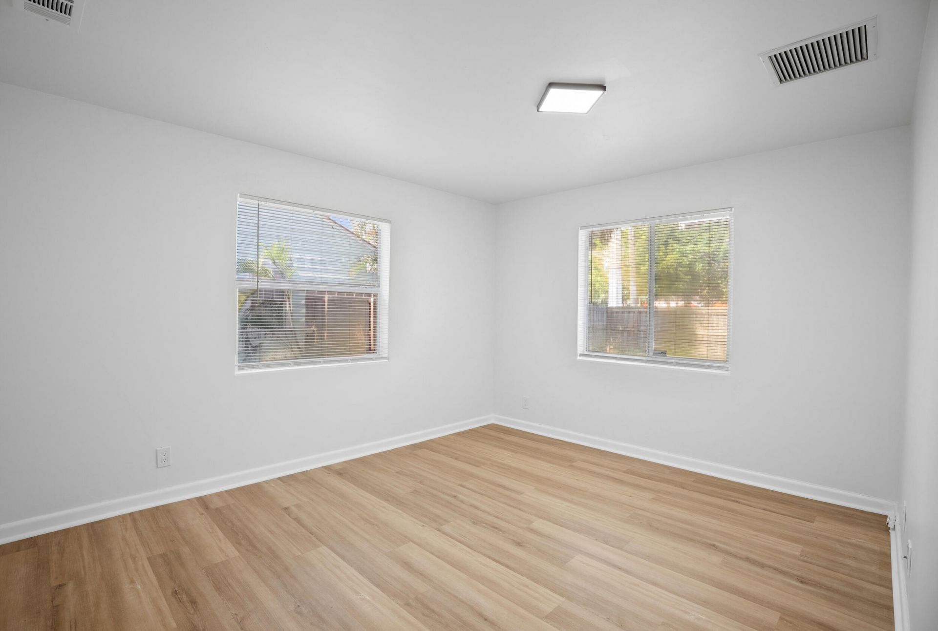 401 42nd Street, West Palm Beach, FL 33407 Photo