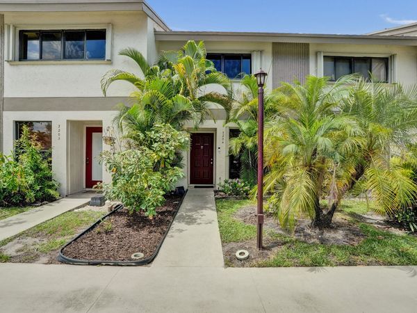 3028 S Oakland Forest Drive, Unit 3204, Oakland Park, FL 33309