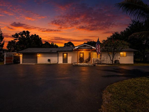 5500 West Place, Mangonia Park, FL 33407
