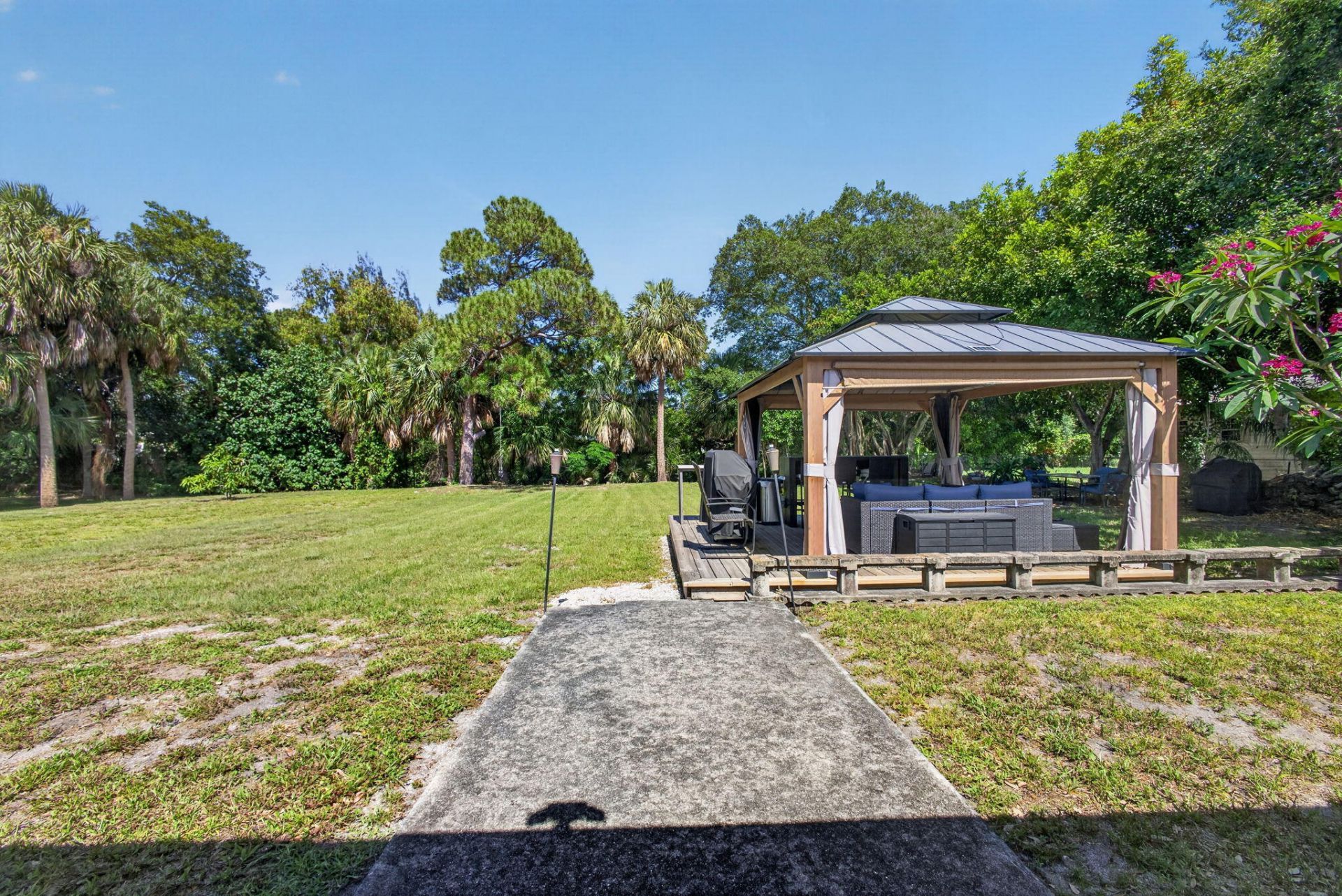 5500 West Place, Mangonia Park, FL 33407 Photo