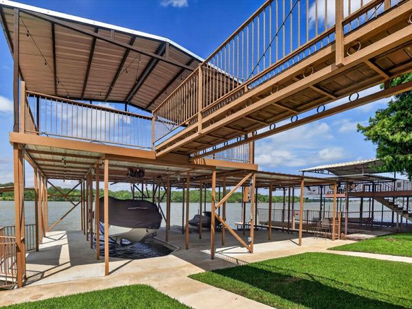 1002 Scenic LOOP, Kingsland, TX 78639