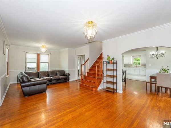 1022 Ringwood Avenue, WANAQUE, NJ 07420