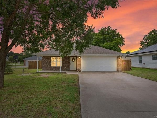 605 Powers Street , Lacy Lakeview, TX 76705