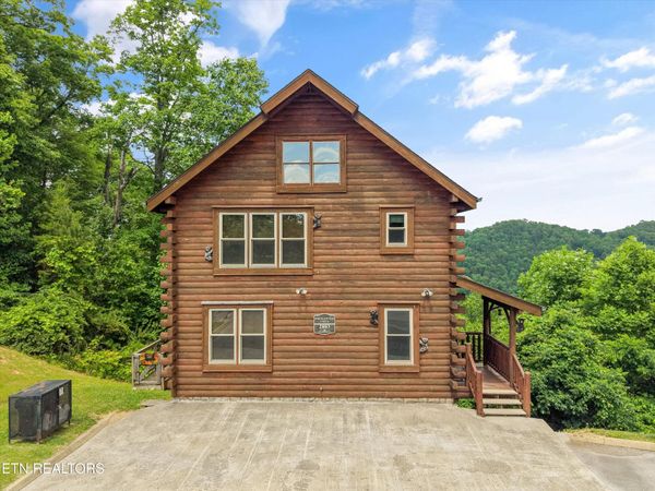 2803 White Oak Ridge Lane, Sevierville, TN 37862