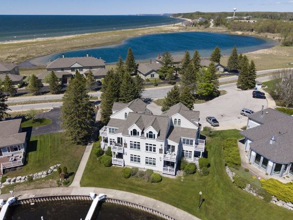 6 Brookharbor N, Manistee, MI 49660