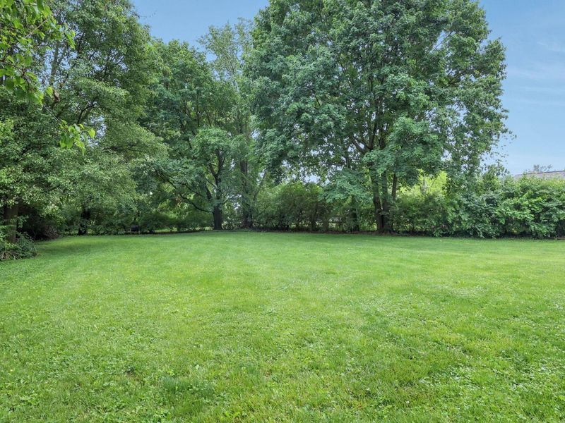 1401 E Choctaw Drive, London, OH 43140 Photo 17