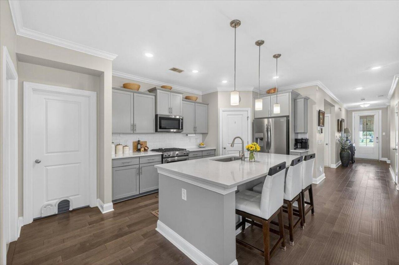 177 Whaler Avenue Photo 9
