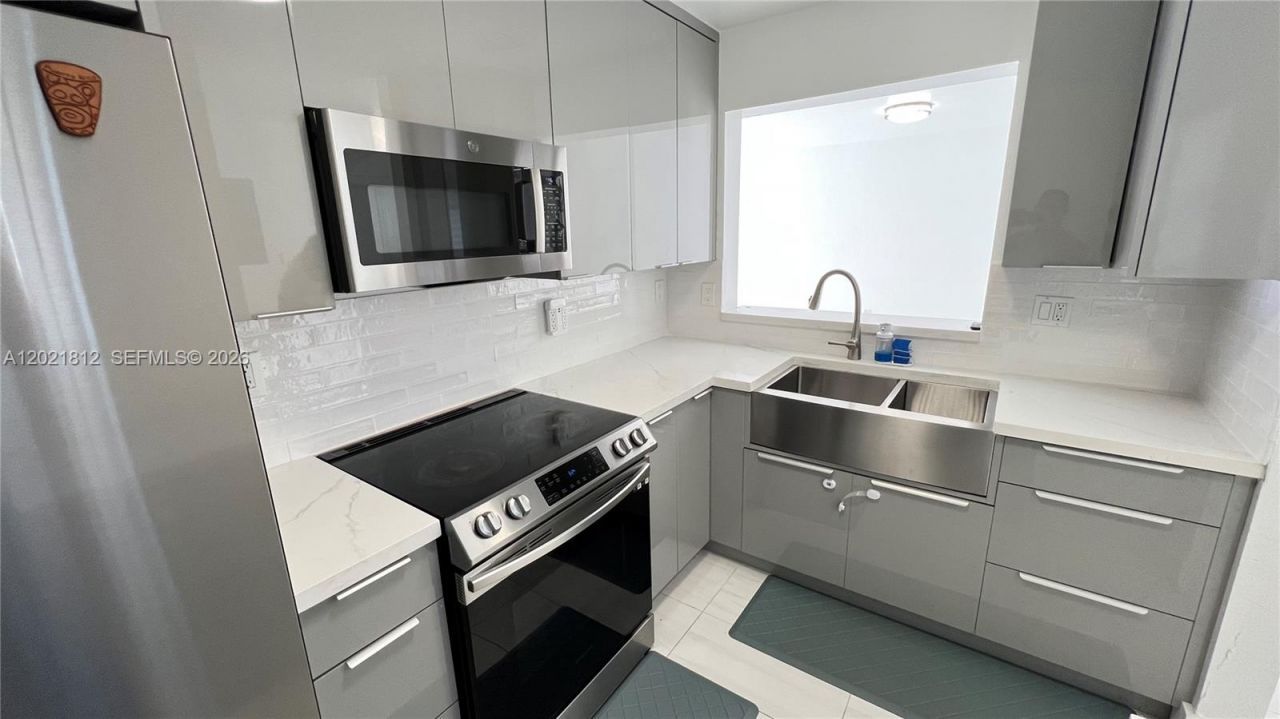 1132 NW 125th Path , Unit 204, Miami, FL 33182 Photo