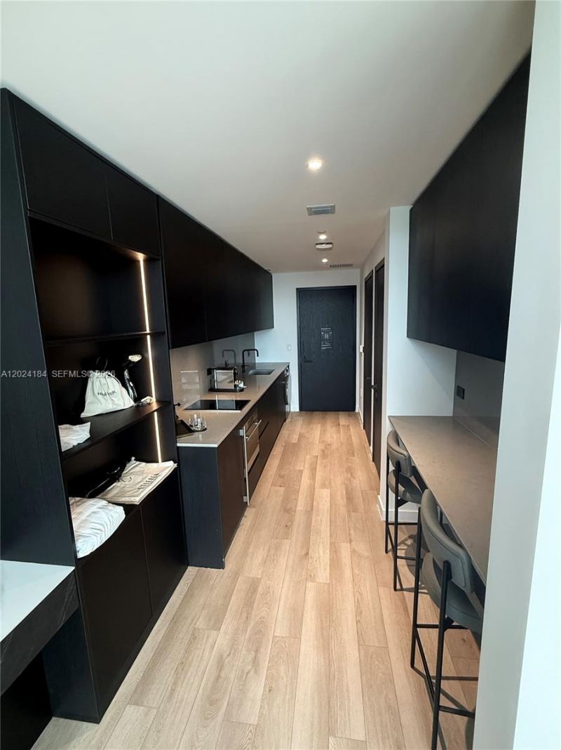 20 NE 11 St, Unit 2601, Miami, FL 33132 Photo