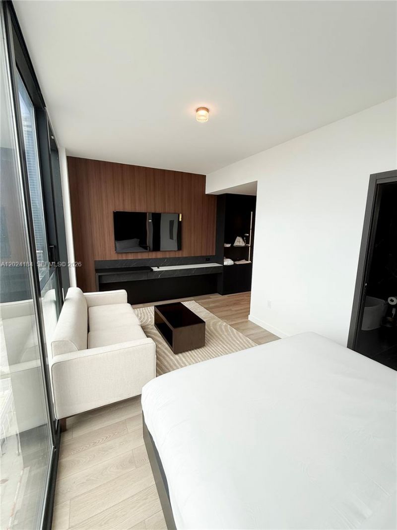 20 NE 11 St, Unit 2601, Miami, FL 33132 Photo