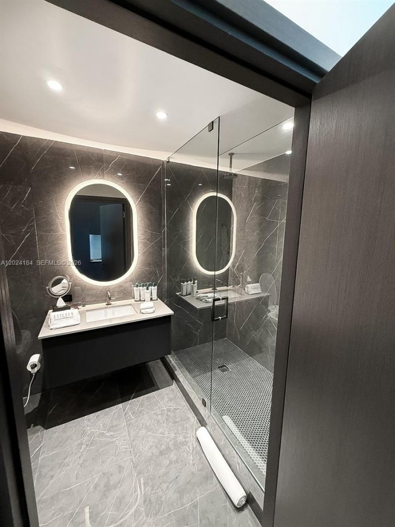 20 NE 11 St, Unit 2601, Miami, FL 33132 Photo