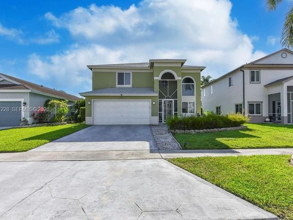 6256 Lansdowne Cir, Boynton Beach, FL 33472