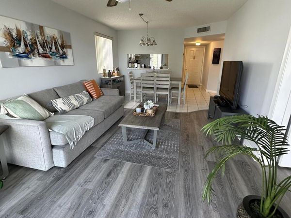 3138 Via Poinciana, Unit 317, Lake Worth, FL 33467