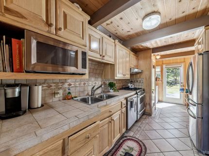 1627 Andy Jo Circle, South Lake Tahoe, CA 96150 Photo
