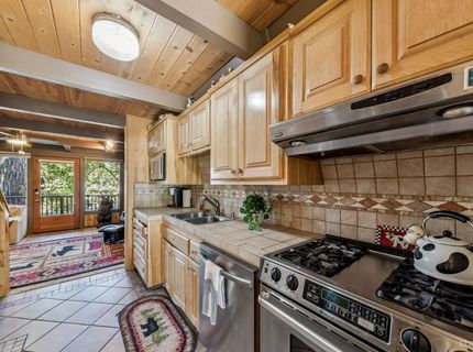 1627 Andy Jo Circle, South Lake Tahoe, CA 96150 Photo