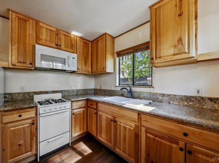 2026 15th Street, South Lake Tahoe, CA 96150 Photo