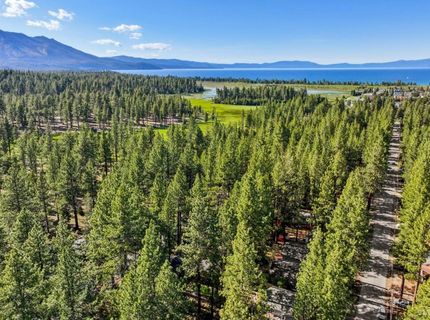 2026 15th Street, South Lake Tahoe, CA 96150 Photo