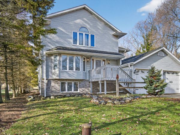 9934 28th Ave, Pleasant Prairie, WI 53158