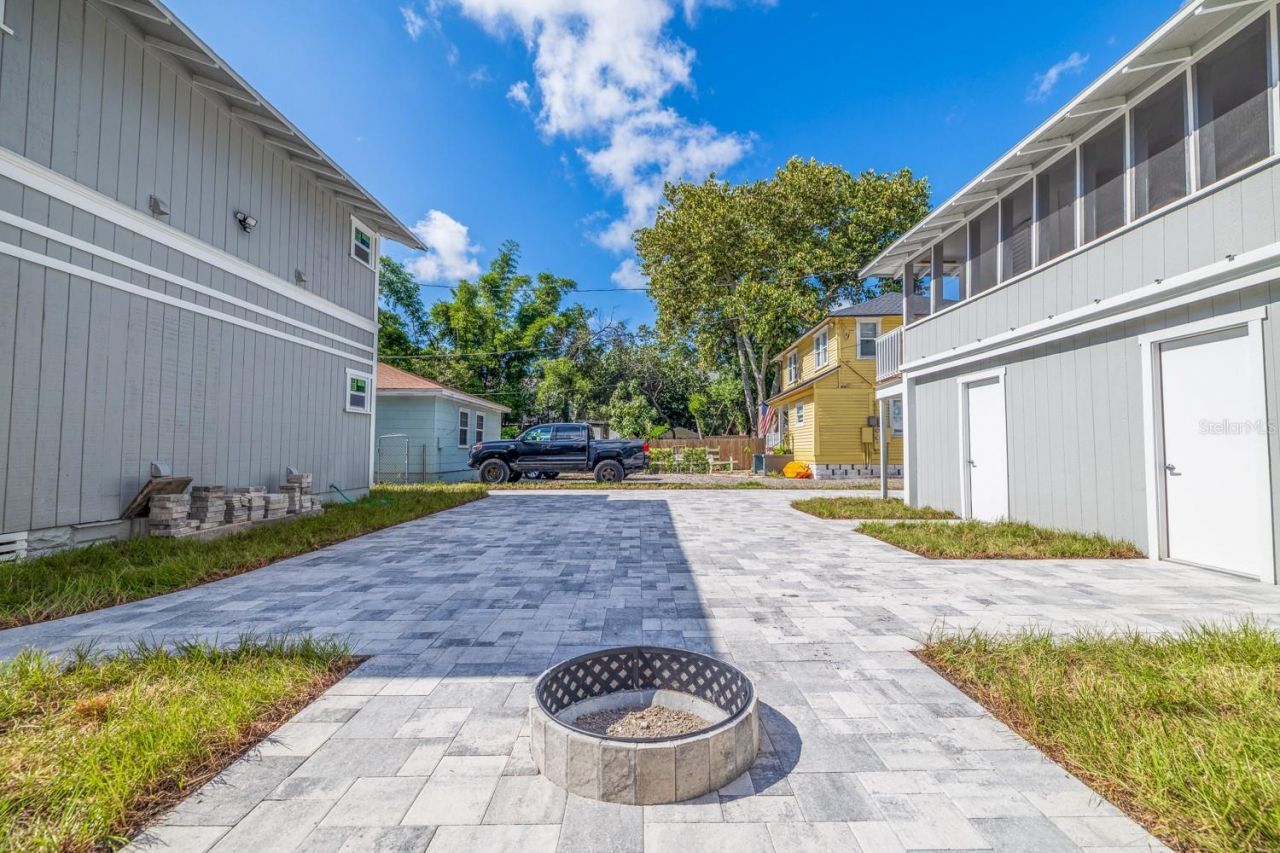 736 Jackson Street N, Unit 2, Saint Petersburg, FL 33705 Photo