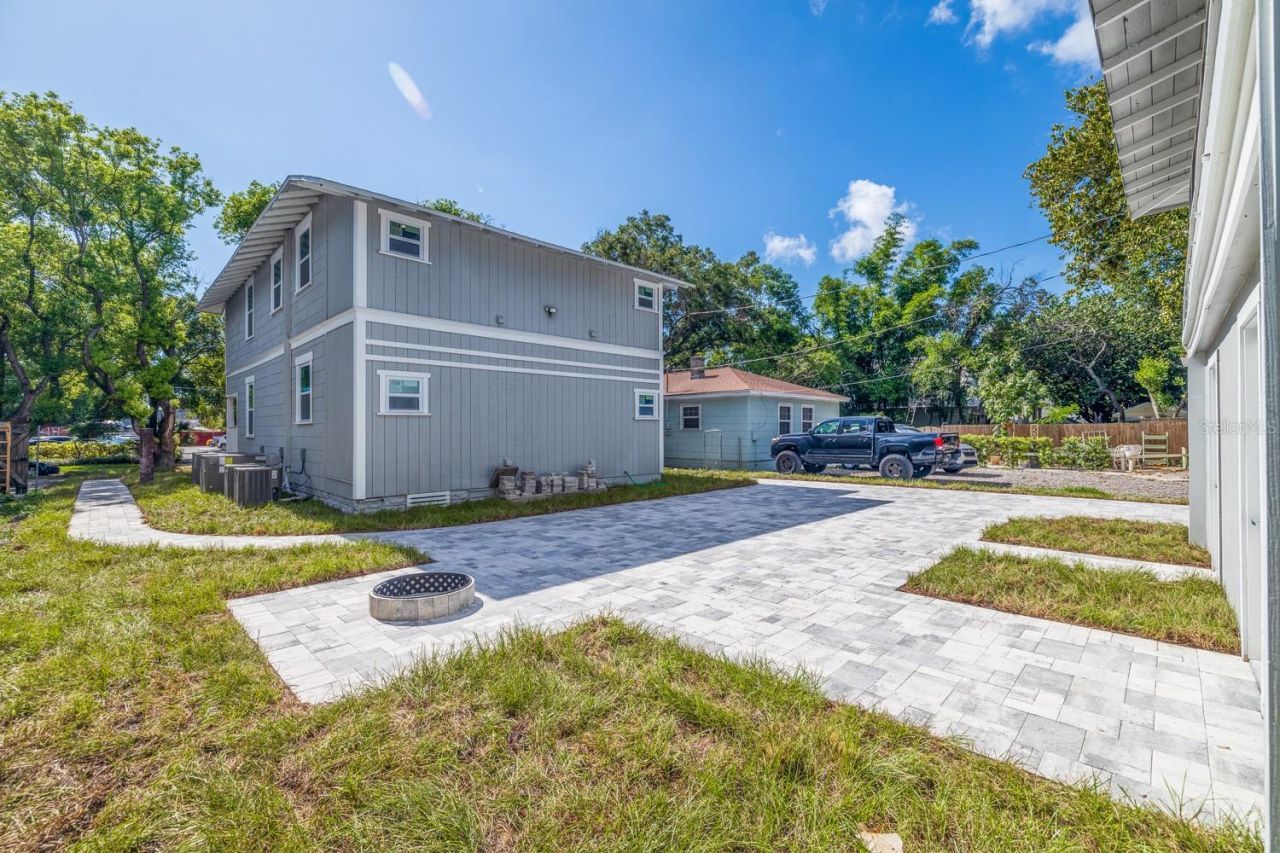 736 Jackson Street N, Unit 2, Saint Petersburg, FL 33705 Photo