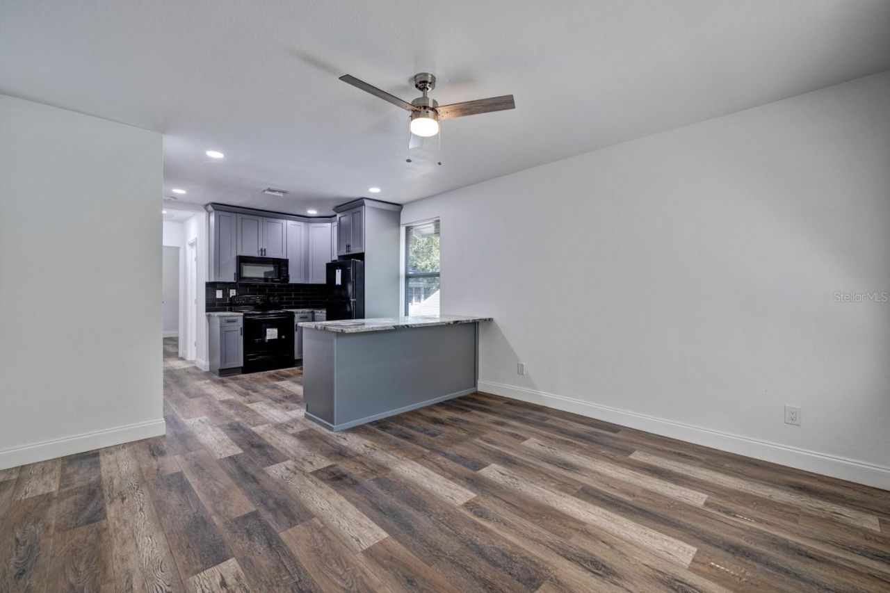 736 Jackson Street N, Unit 2, Saint Petersburg, FL 33705 Photo