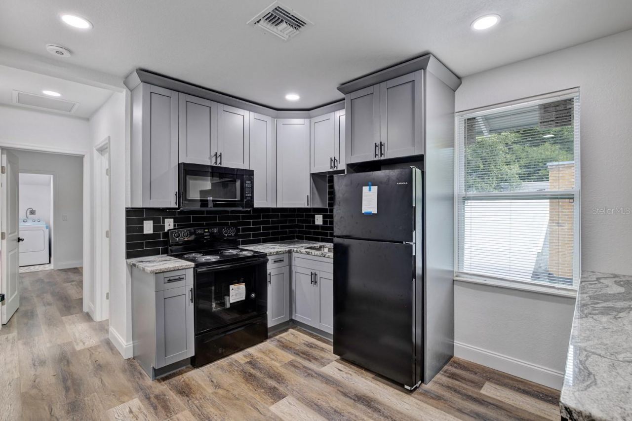 736 Jackson Street N, Unit 2, Saint Petersburg, FL 33705 Photo