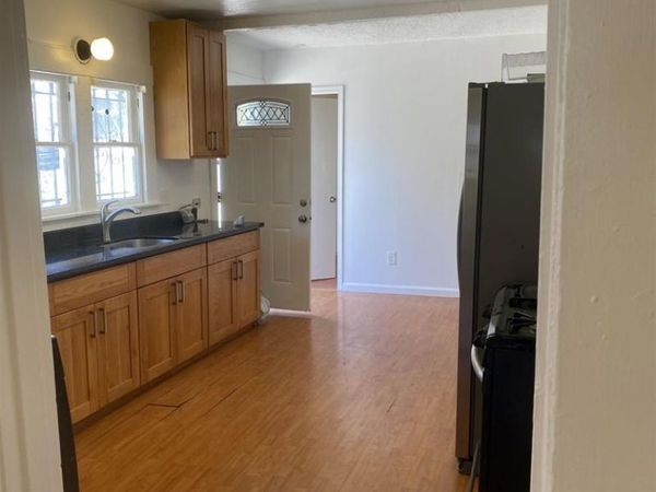 1323 E 21St St, Oakland, CA 94606