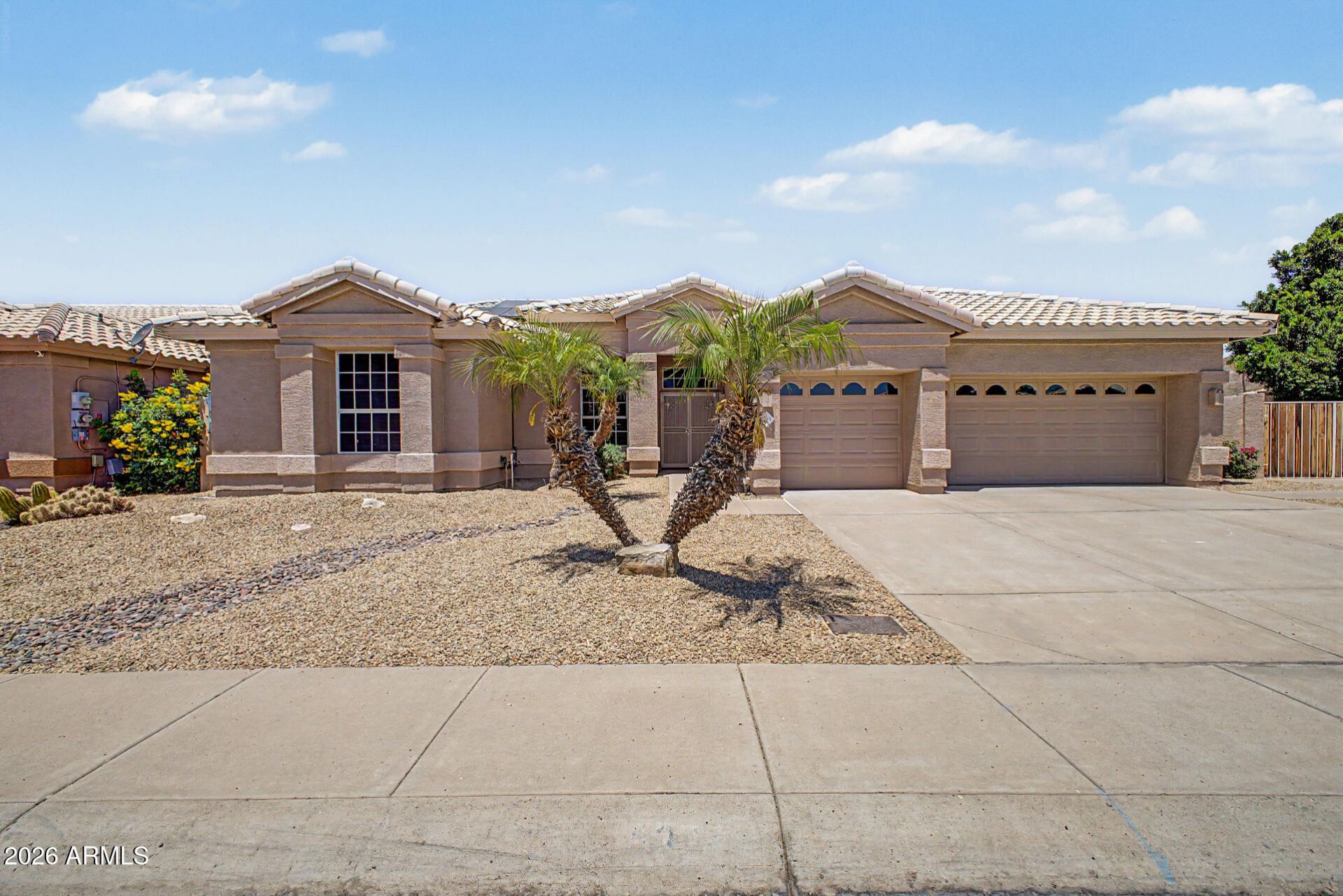6334 W Louise Drive, Glendale, AZ 85310 Main Photo