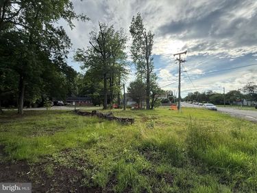 18299 CABIN, TRIANGLE, VA 22172