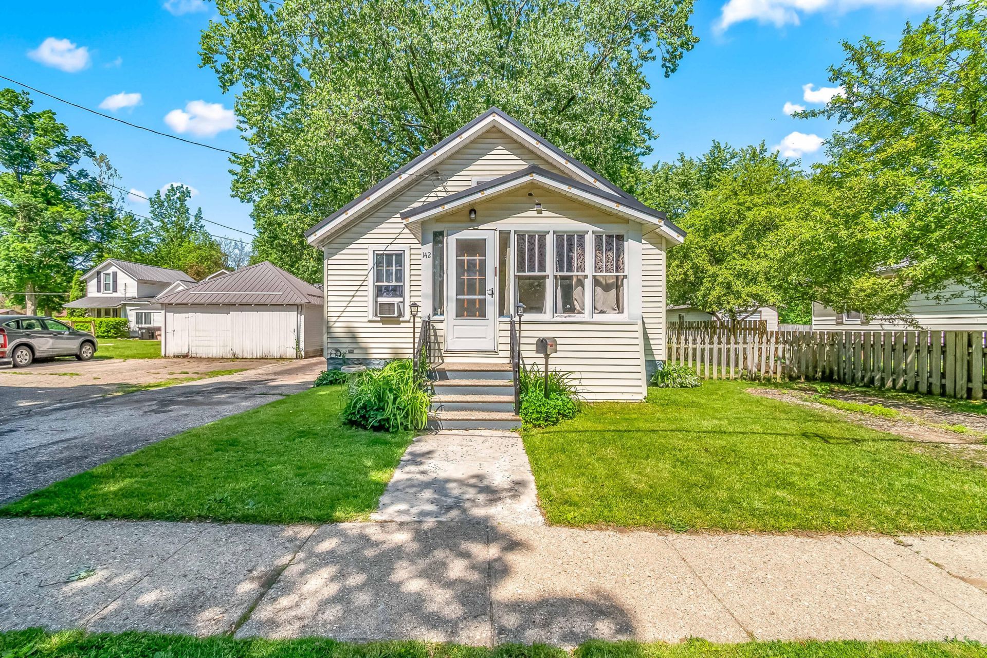 142 Cynthia Street, Bronson, MI 49028 Main Photo