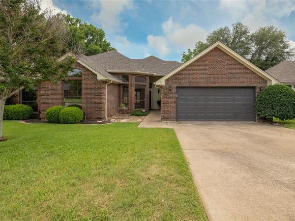 2117 N Aspenwood Drive, Grapevine, TX 76051