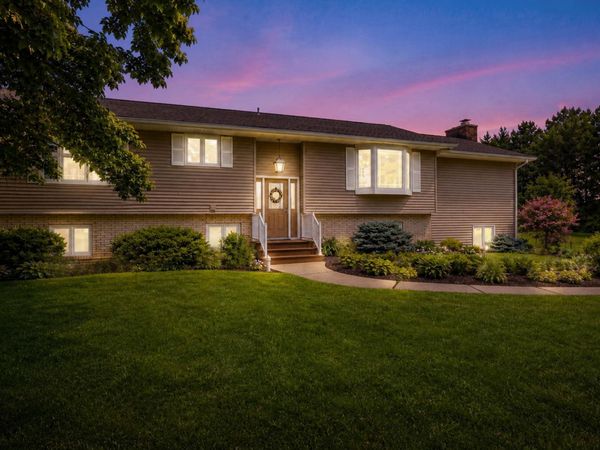 17168 560th Avenue , Austin, MN 55912