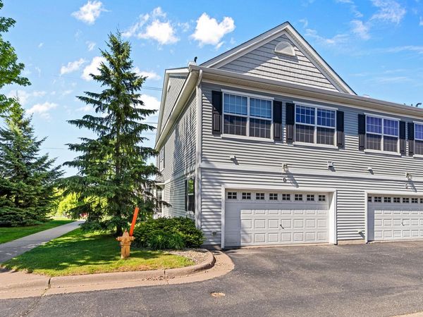 1617 Legacy Parkway E, Unit 1, Maplewood, MN 55109