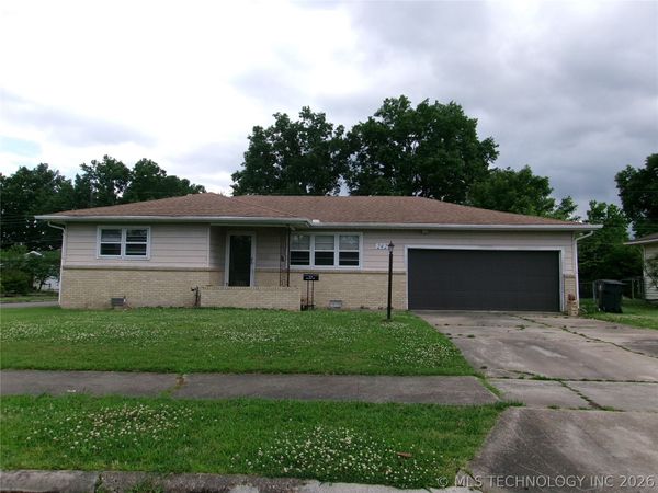 2425 Hilltop Avenue , Muskogee, OK 74403