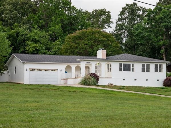 442 Moretz Court, Hickory, NC 28601