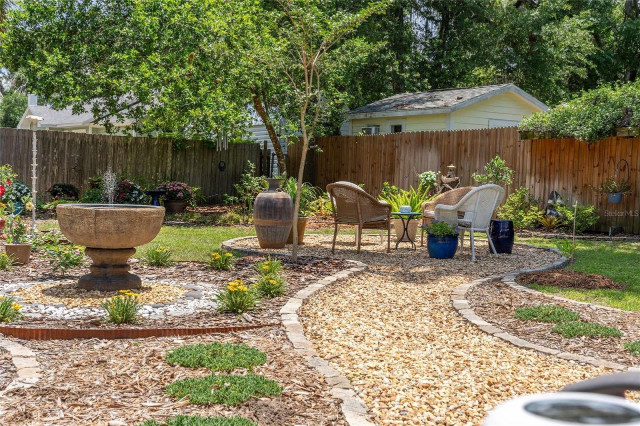964 N Grandview Street , Mount Dora, FL 32757 Photo