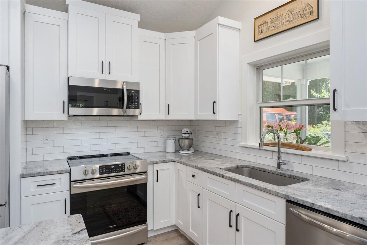 964 N Grandview Street , Mount Dora, FL 32757 Photo