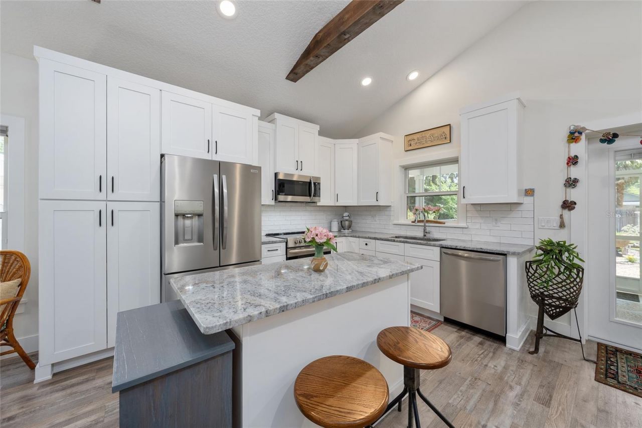 964 N Grandview Street , Mount Dora, FL 32757 Photo