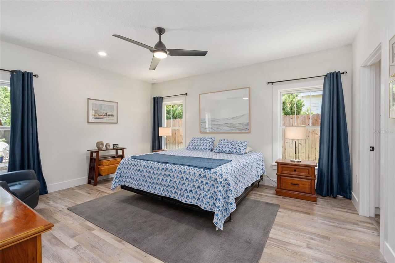 964 N Grandview Street , Mount Dora, FL 32757 Photo