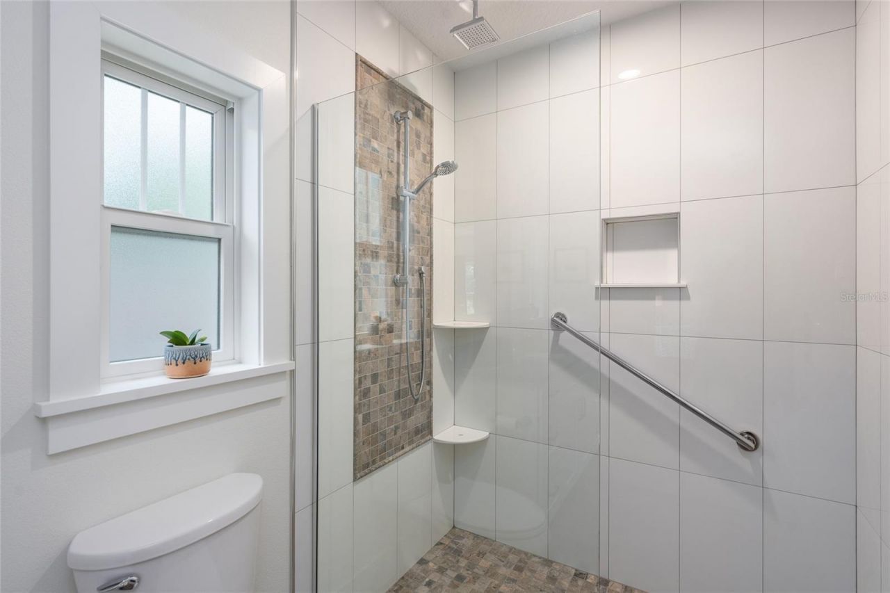 964 N Grandview Street , Mount Dora, FL 32757 Photo