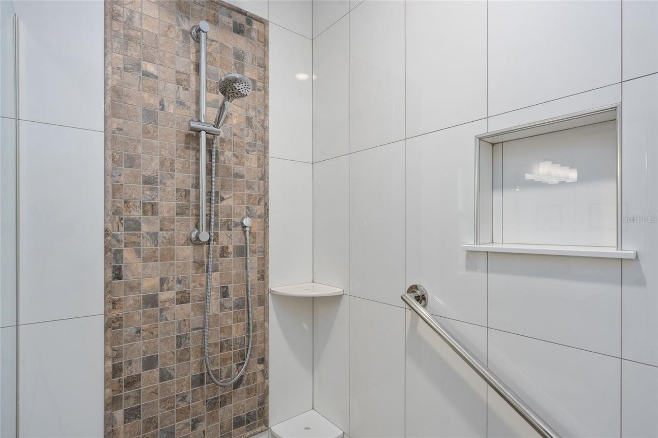 964 N Grandview Street , Mount Dora, FL 32757 Photo